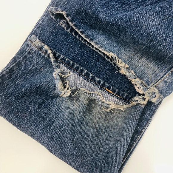 [Levi’s] Men's Med Wash 501 Straight Leg Jeans - Picture 4 of 8